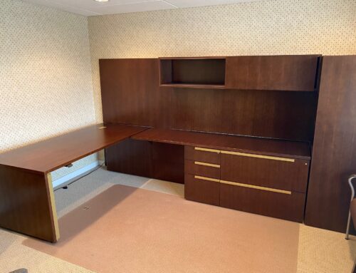 USED GUNLOCKE EXECUTIVE DESK SET