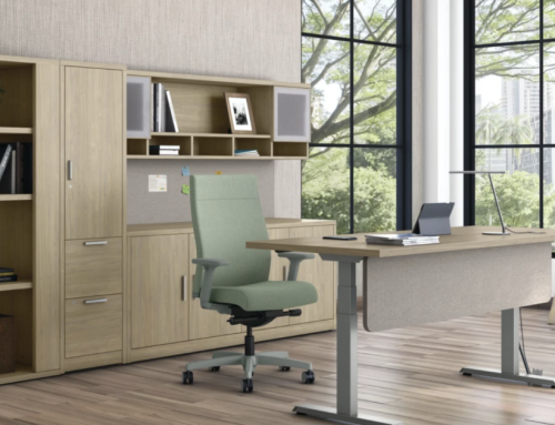 Best Sit-to-Stand Desks for Offices (Plus 7 Things to Look For)